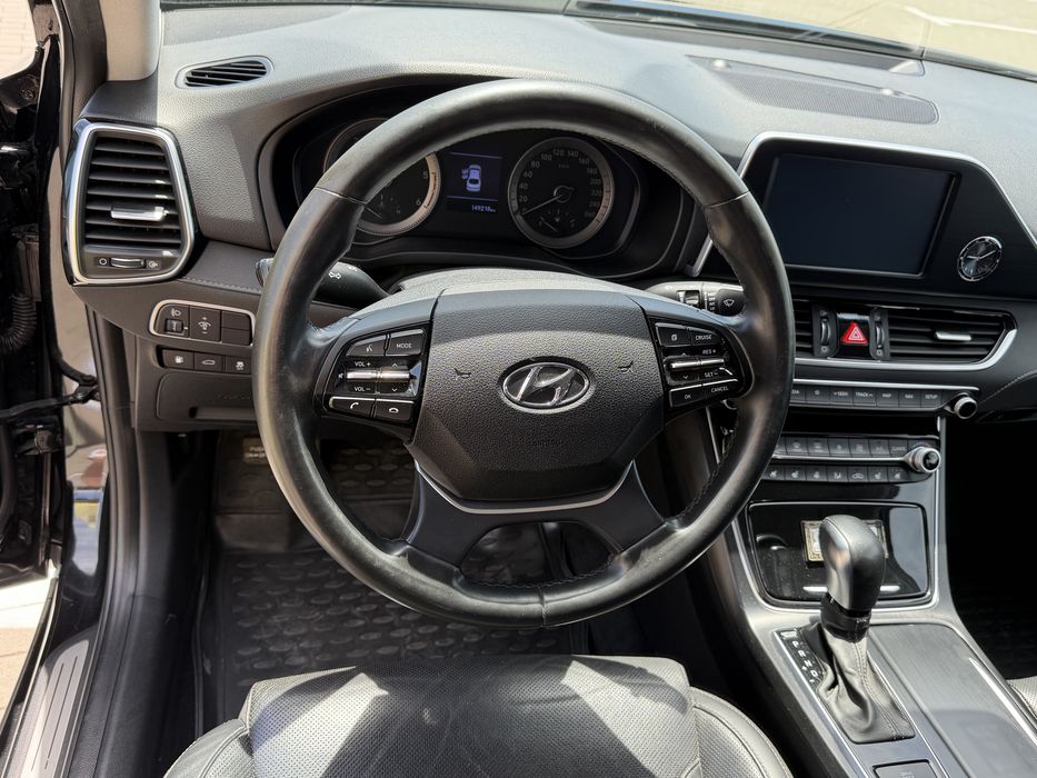 Hyundai Grandeur 2018 VIN KMHF141RBKA176804 фото оголошення 16 з 22