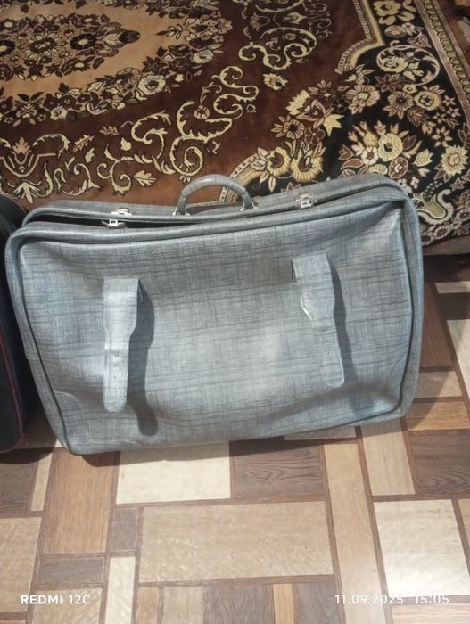 Два великих валізи, ссср