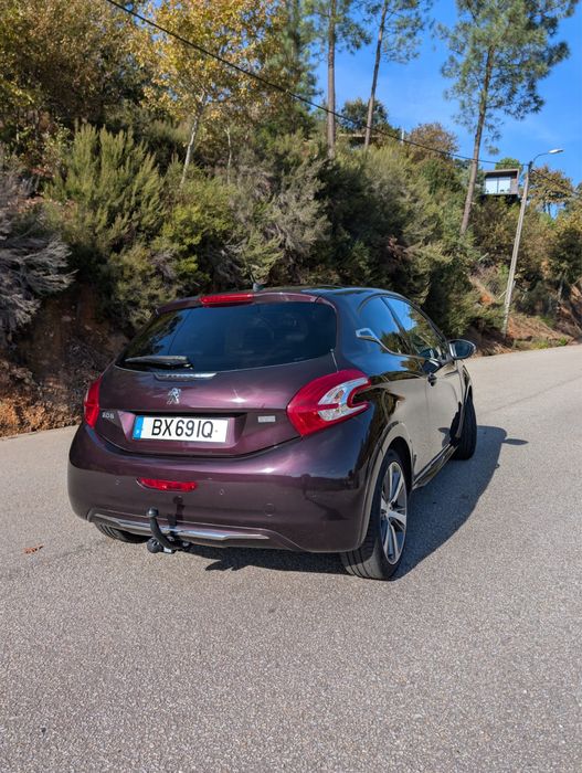 Peugeot 208 FULL EXTRAS