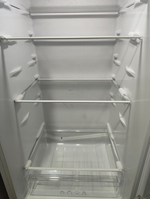 Frigorífico Combinado KUNFT (180 cm - 262 L - Branco) - Como Nova