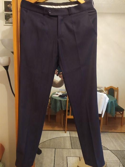 Garnitur granatowy typu Slim 176 na szczupłego