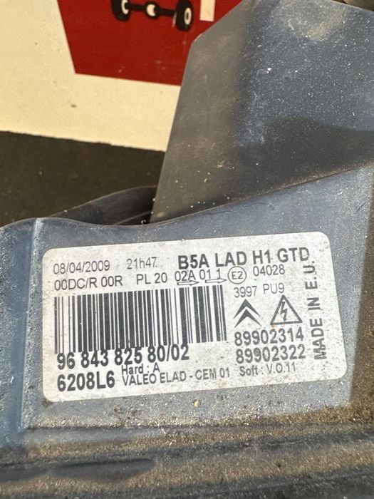 Farol Frontal Citroen C4 I /II Xénon Esquerdo 9684382580