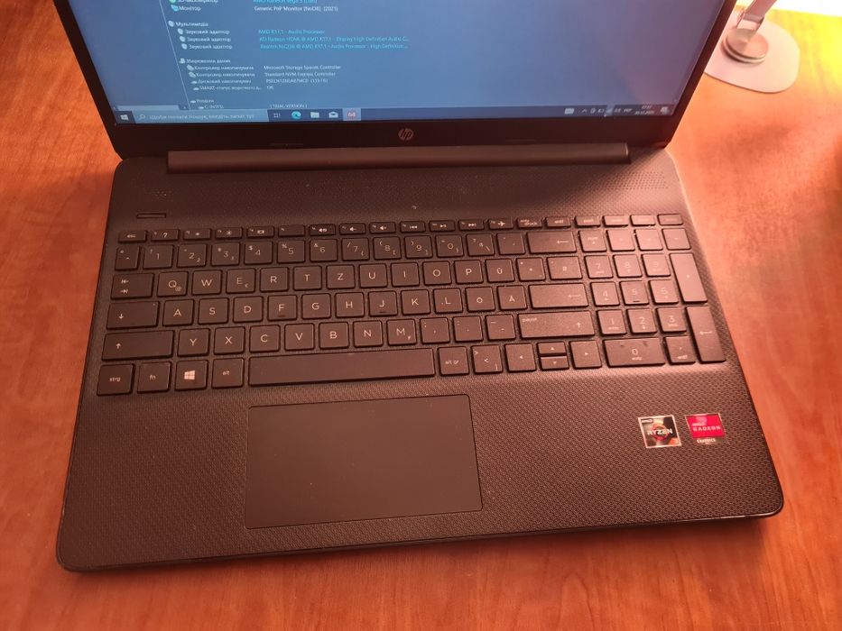 HP Laptop 15s AMD 3 3250u 8/128