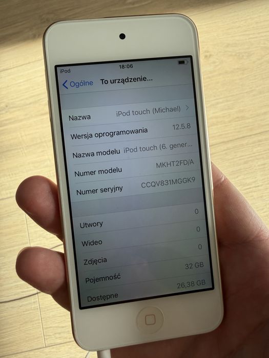 iPod 6th gen 32 gb ze słuchawkami