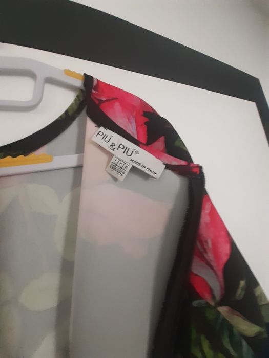 Sukienka czarna w róże czerwone. 42. Piú & Piú