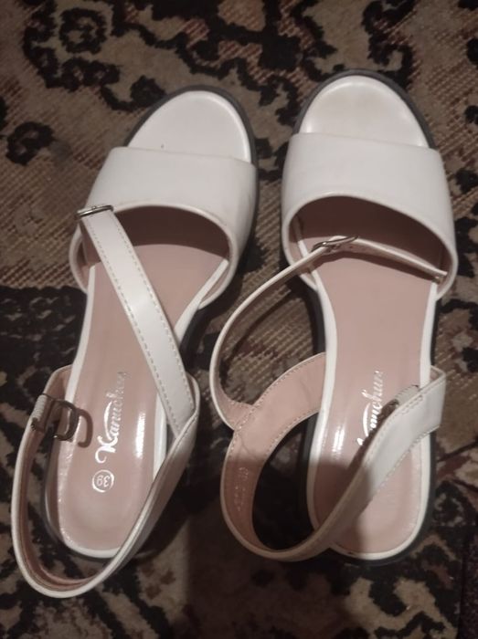 Продам босоножки женские