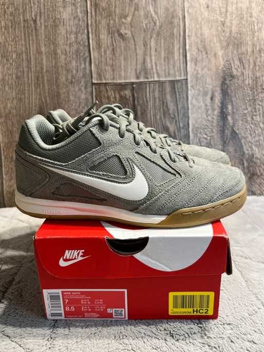 Buty, trampki Nike Gato 40
