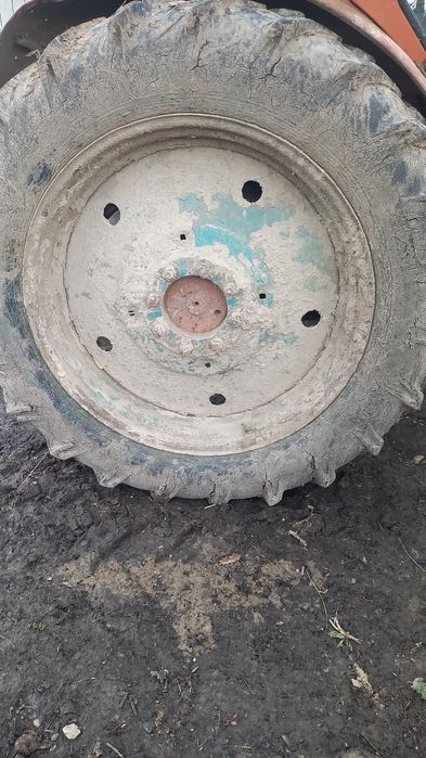 Скат, резина до трактора т40 13.6-38