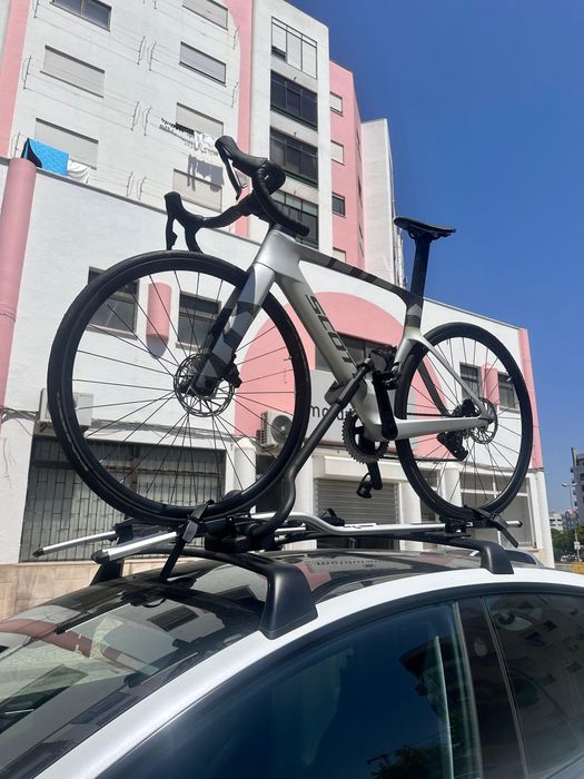 Barras Tesla originais + 2 suportes bicicleta Thule ProRide 598 – 600€
