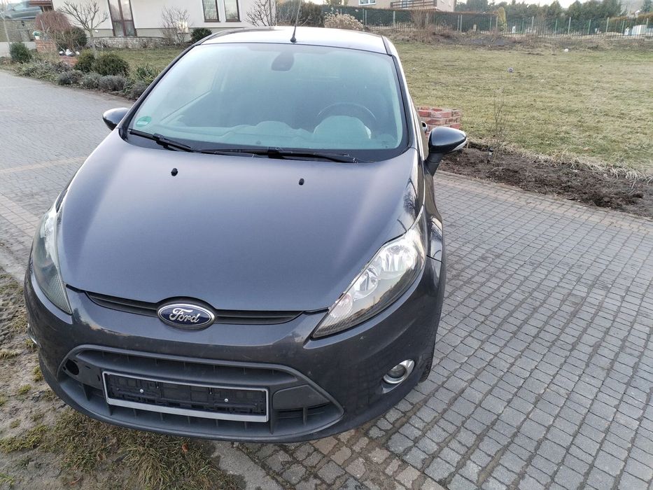 Ford Fiesta titanium/klima/elektryka/grzane fotele/ciemna szyba/benzyna/DE