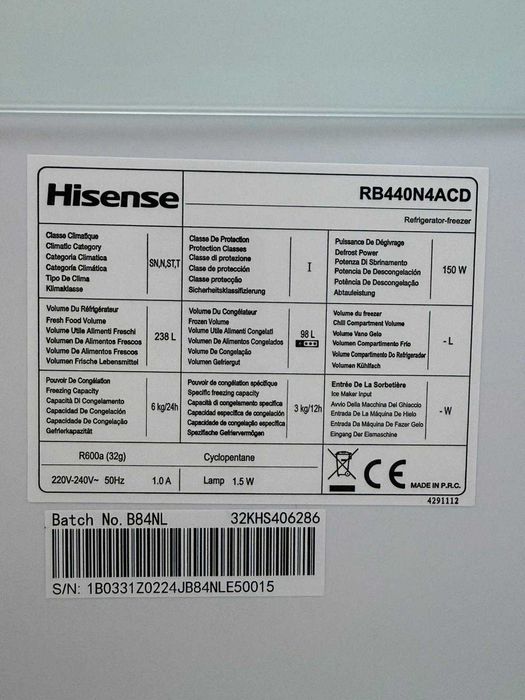 Frigorífico Hisense RB440N4ACD NoFrost Inox - Como Novo (1 ano de uso)