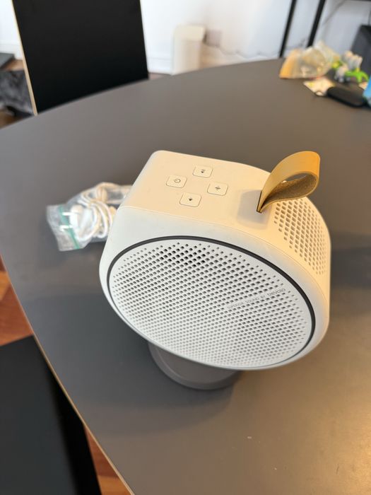 BenQ GV30. Projetor portátil 720p Android TV. Base magnética giratória