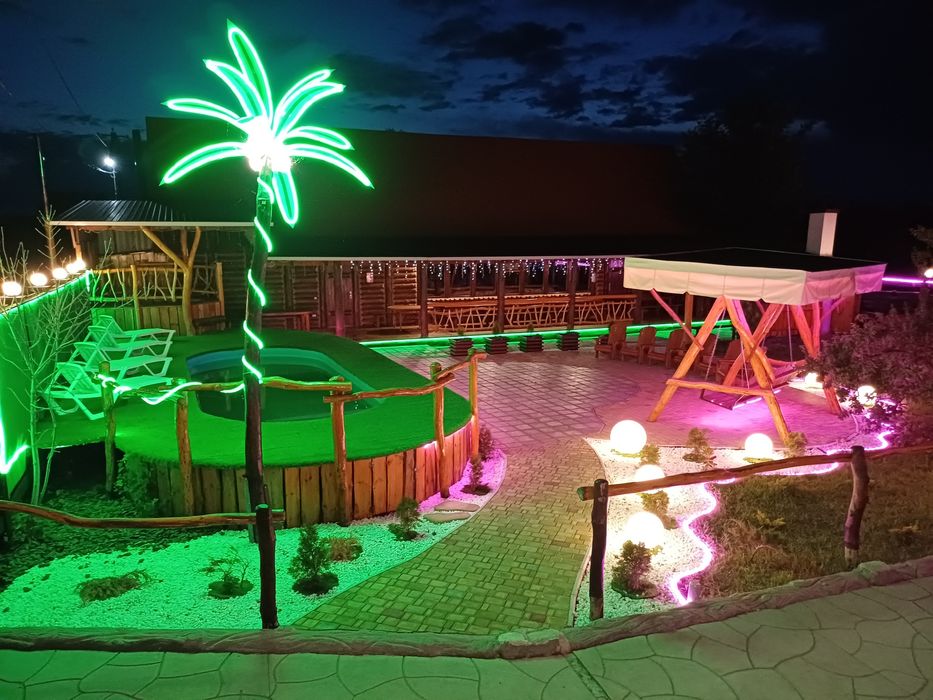 Світло є постійно.  Подобова оренда" БарлігВілла" бассейн баня чан