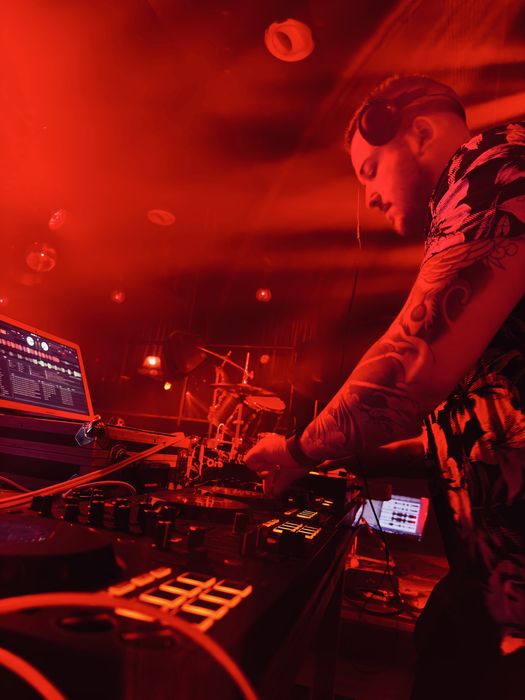DJ Kielce •Wesela• Eventy• Kluby• Imprezy zamknięte