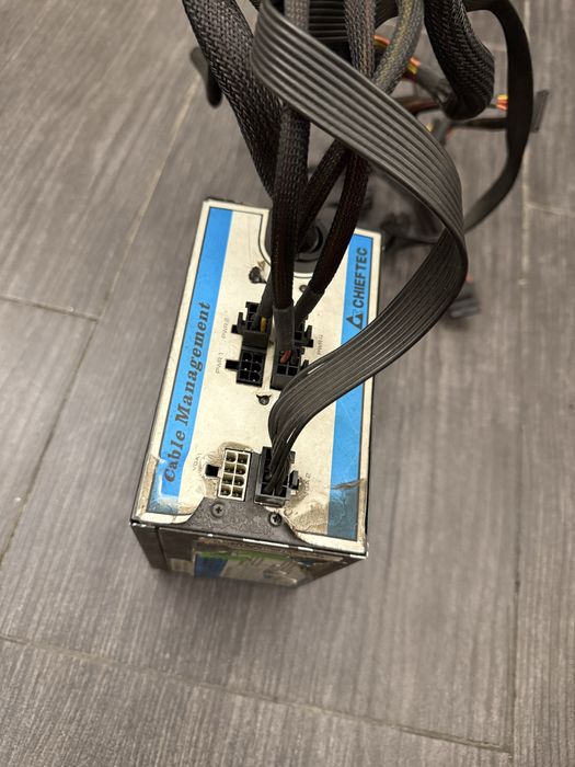 Продам блок питания Chieftec CTG-650C 650W