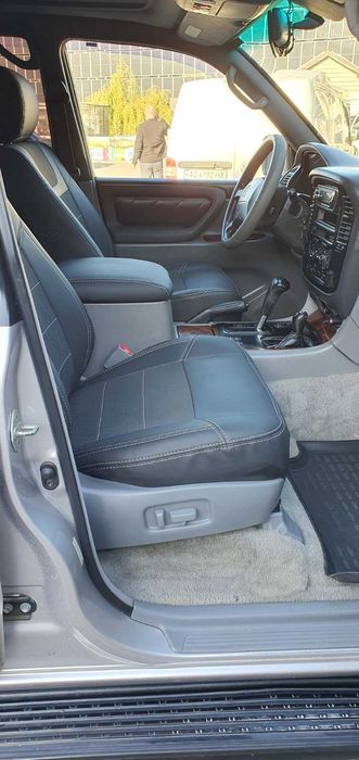 Toyota Land Cruiser 100