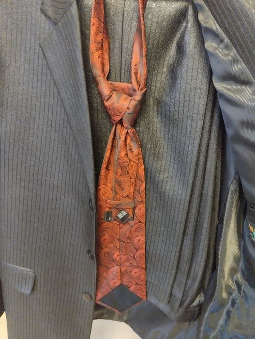 Продається весільний чоловічий костюм