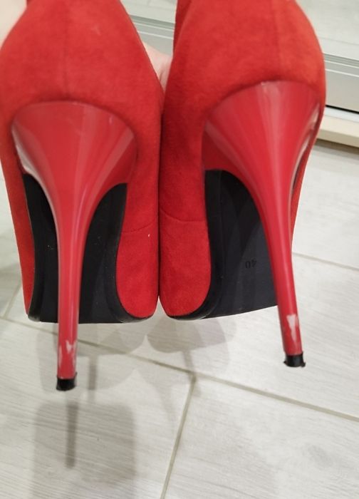 Продам женскую обувь