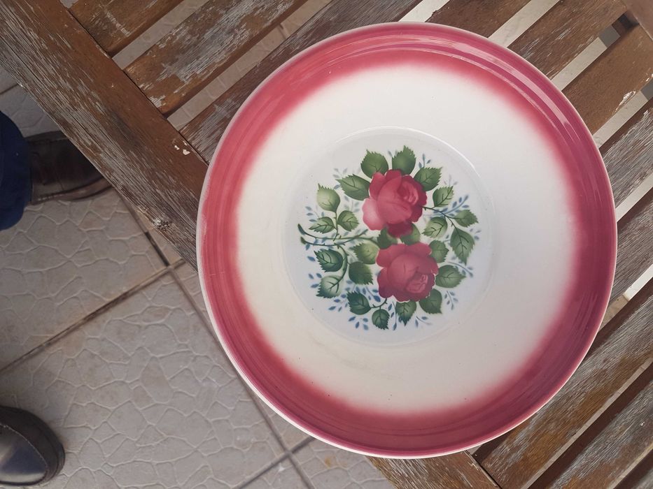 Loiças e Antiguidades, Fábrica de loiça de Sacavém