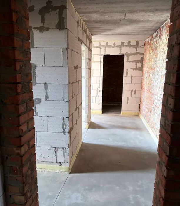 Продаж 2к квартири 61 кв. м на вул. Галицька