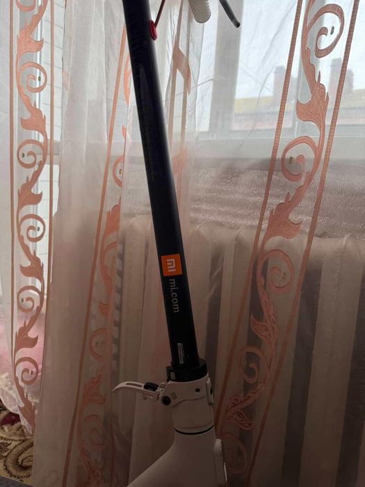 Електросамокат в чудовому стані