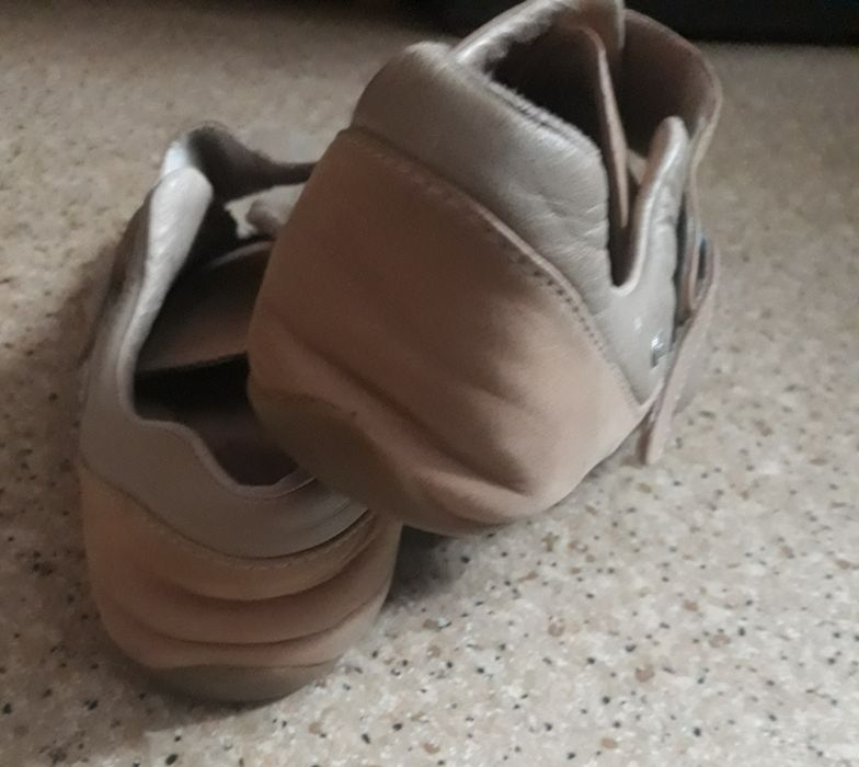 LACOSTE skórzane buty sportowe RZEPY 38