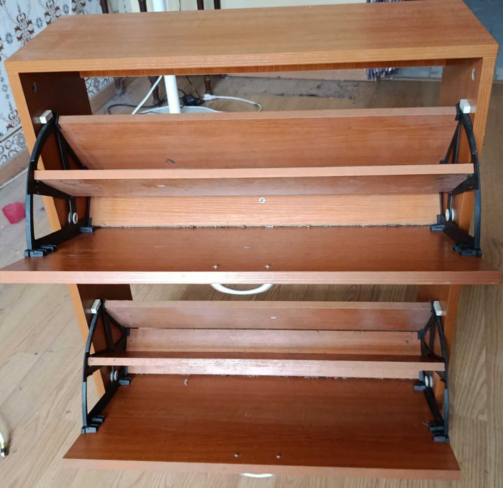 Sapateira com Excelentes Arrumos