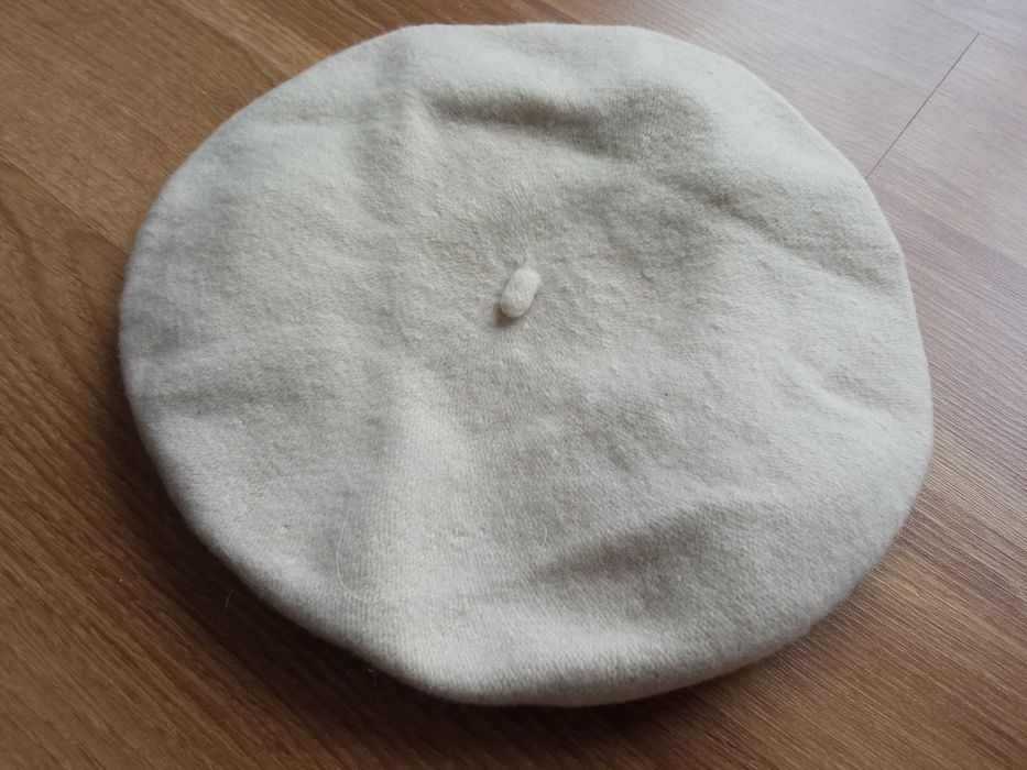 Wełniany beret czapka Fezko kremowy 100% wełna r 52