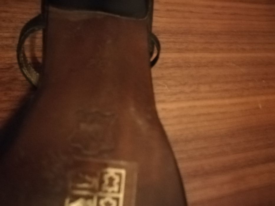 Sandálias em pele, muito elegantes