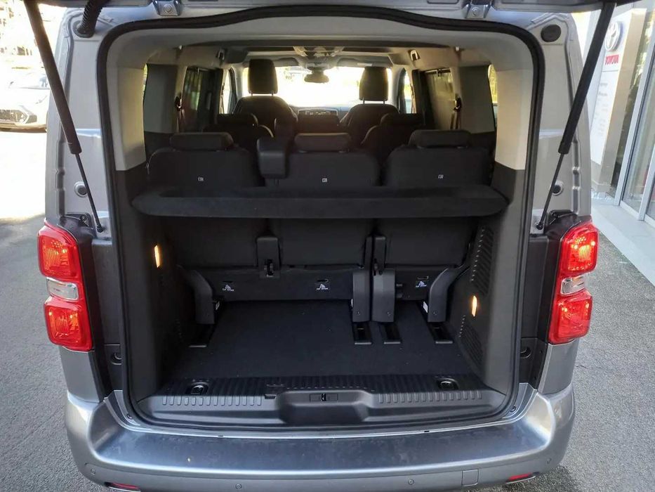 Wynajem Bus 8-os Toyota Proace  Wolne terminy Wakacje