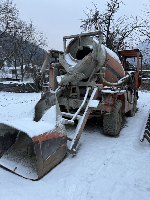 Бетонозмішувач самохідний  Deici