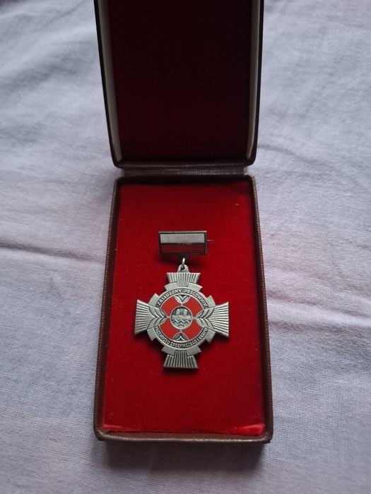 Odznaka Zasłużony praciwnik przemysłu spożywczego