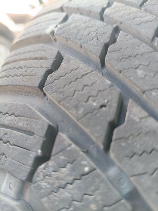 Резина зима 205/55/16 Continental