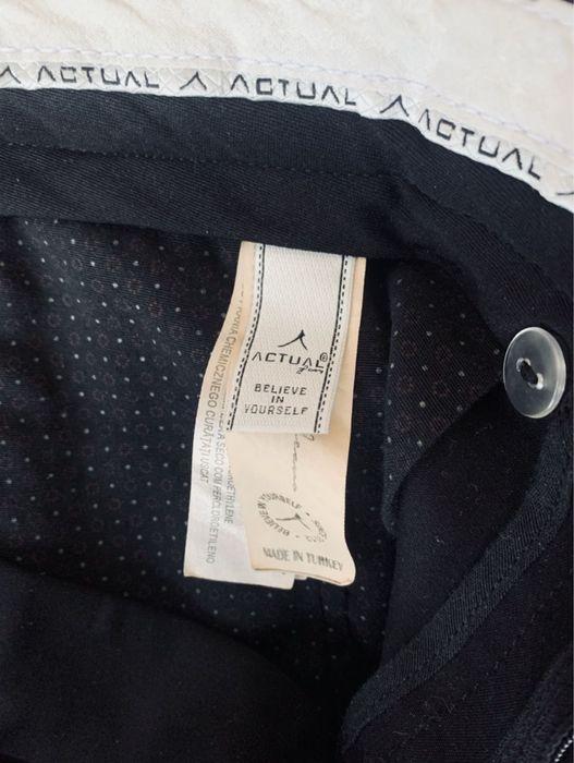 Брюки класичні чорні завужені