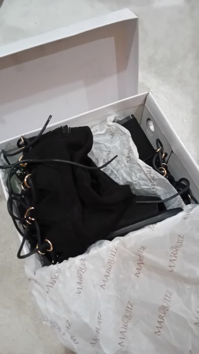 Buty muszkieterki 37 czarne na lato wiązane