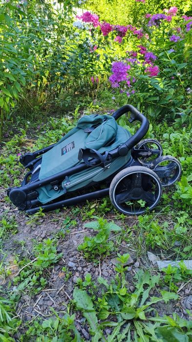 Коляска Carrello Bravо
 стан  4/5
В комплект входить дощовик, сітка, утеплений чохол, підстаканник