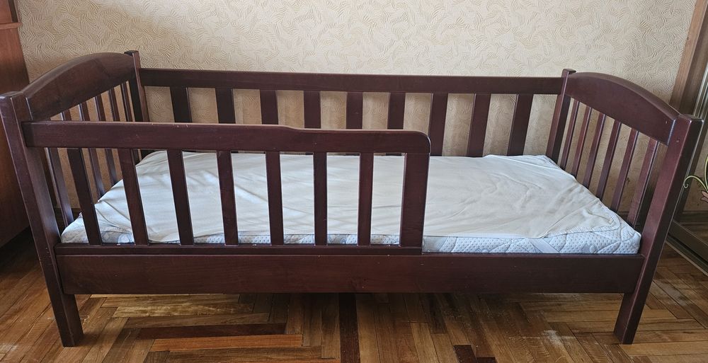 Продам ліжко 160×70 з матрасом