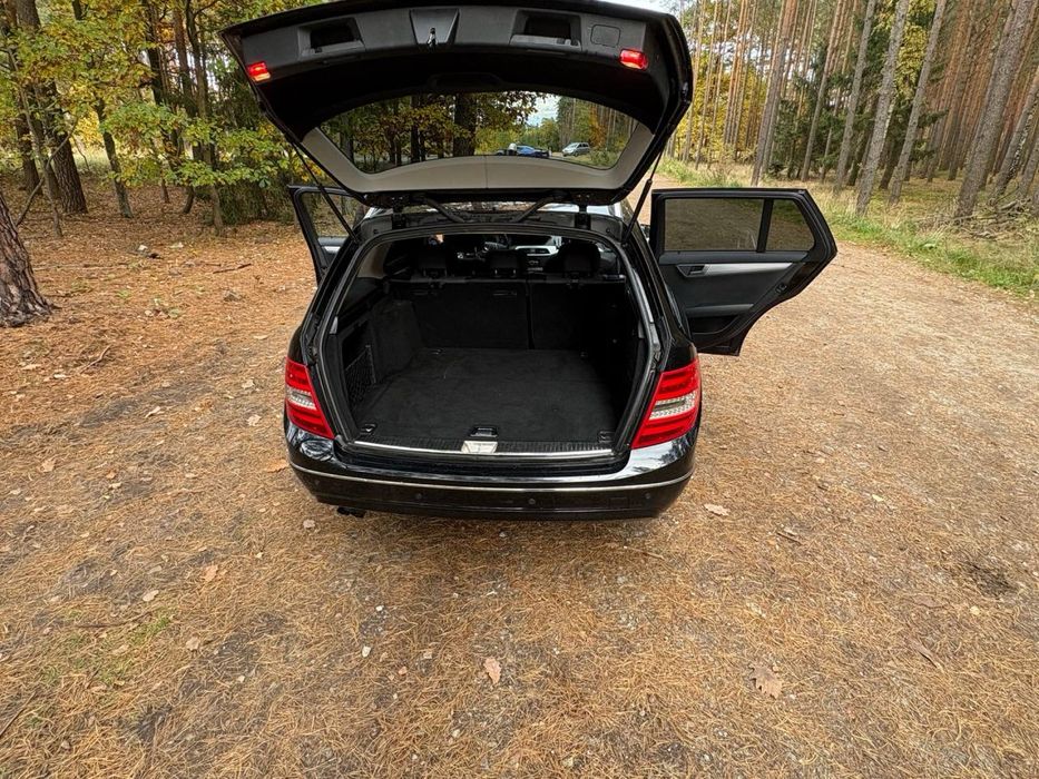 Mercedes-Benz C200, 2011