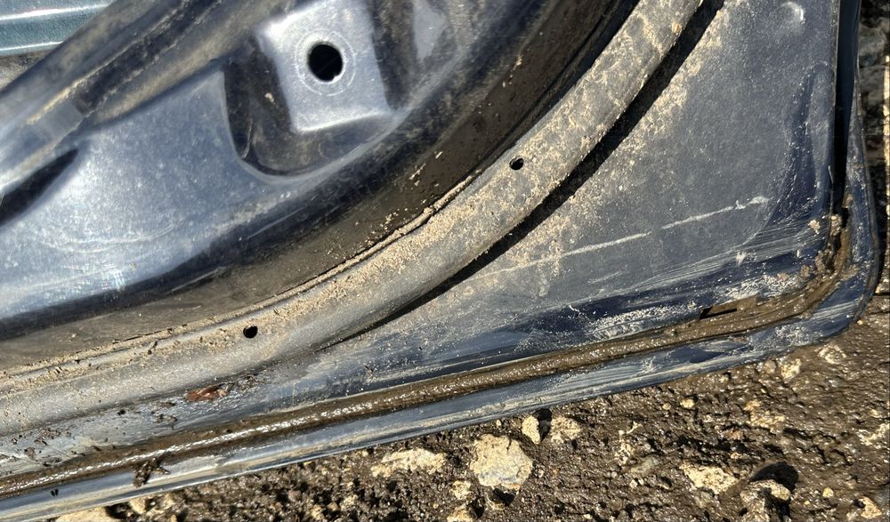 Дверка задня права Mazda 2 DY гола