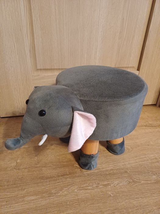 Pufa tapicerowana stolik słonik