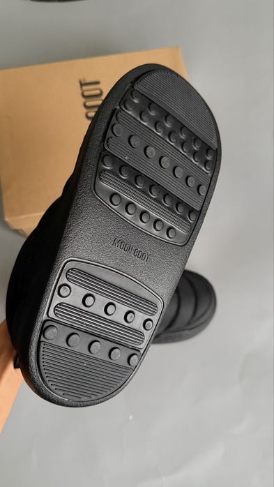 Зимові чоботи Moon Boot