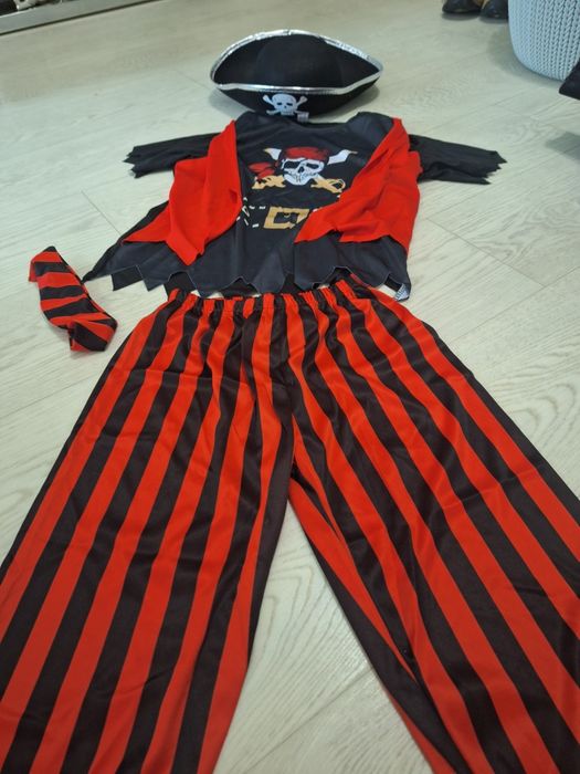 Stroj pirata 110-146 nowy