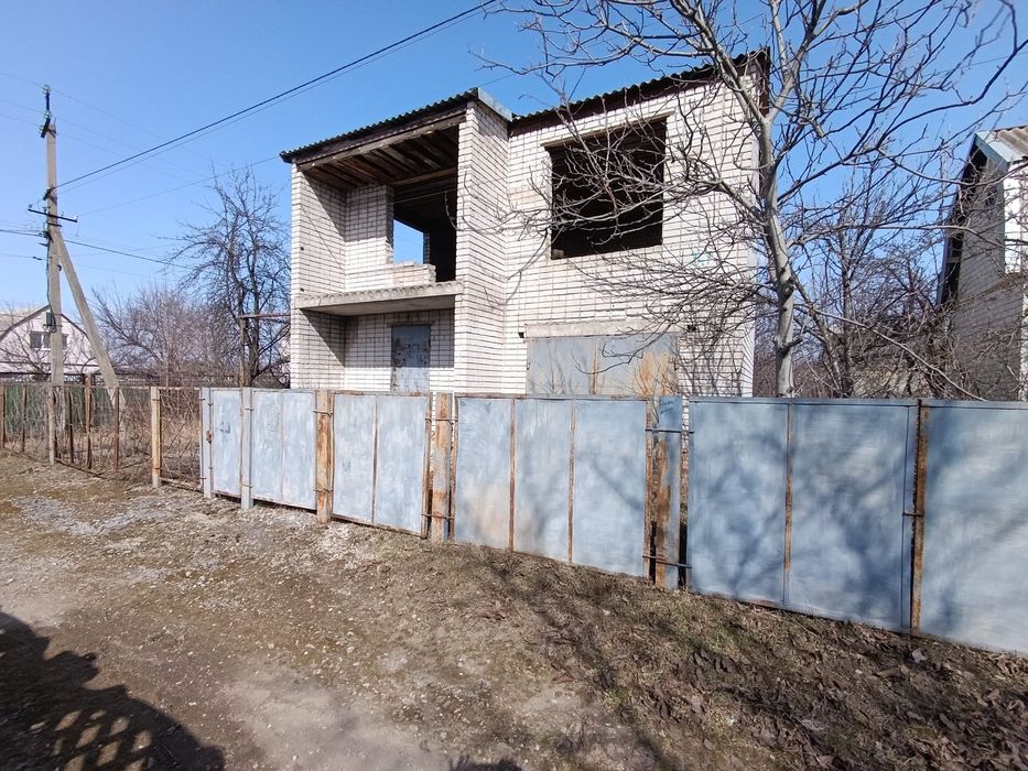 Продам дачу в городской черте. 5,5 соток+ недострой. Левый берег.