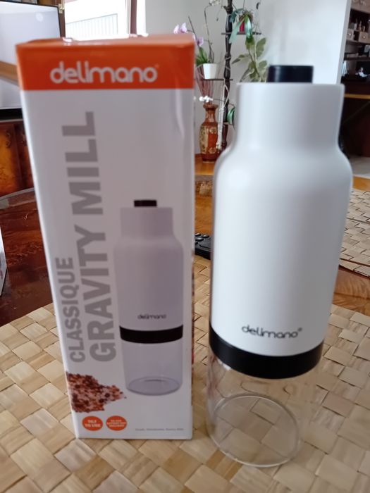 Delimano młynek do soli i pieprzu.