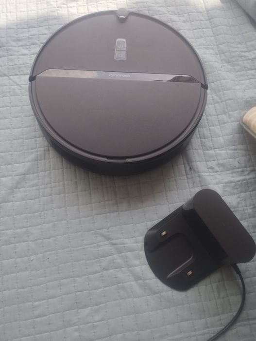 Jak nowy czarny robot sprzątający odkurzacz Roborock sprawny