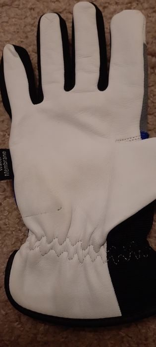 Rekawiczki robocze ocieplane wodoodporne.