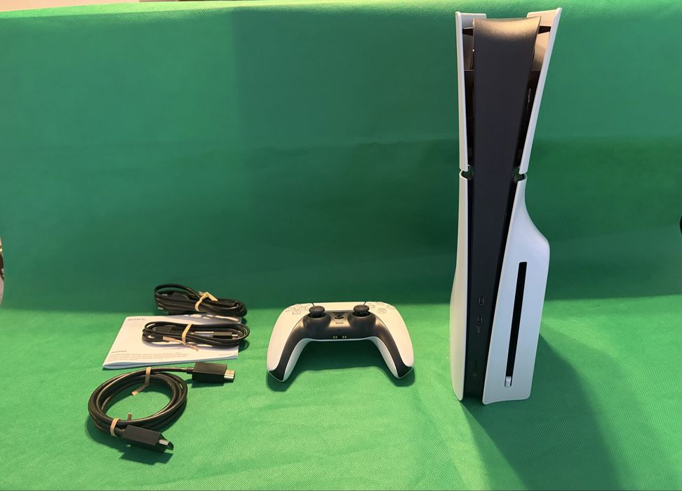 Consola PS5 com keitor DVDs e comando (3 anos garantia)