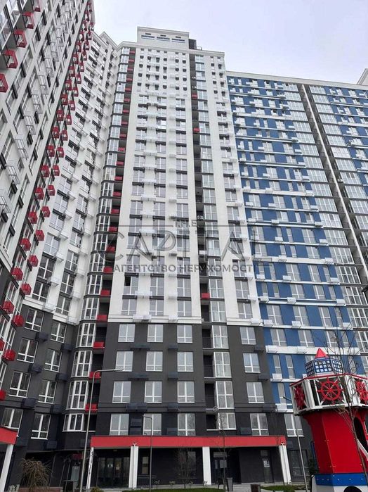 Продажа 1-комнатной квартиры 50м2 без ремонта в ЖК Причал Дарницкий район