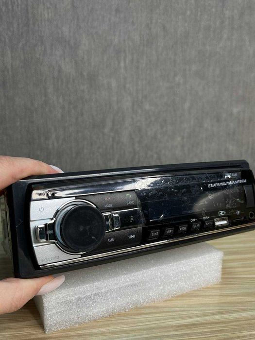 Автомагнитола  с Bluetooth  2-USB, SD, FM приемником 520