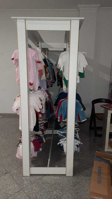 Armário/Expositor Roupas cabide Loja